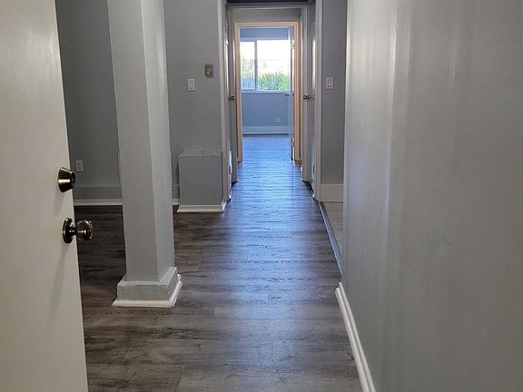 ENTRY TO UNIT