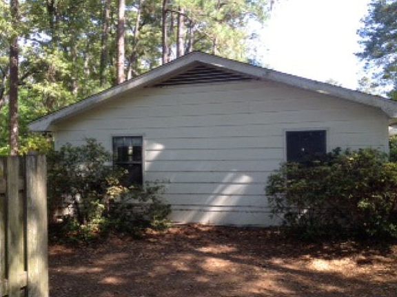 5th image of 103 E Howard Dr