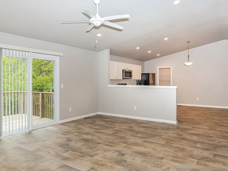 4020 Sumner Dr — Photo 7