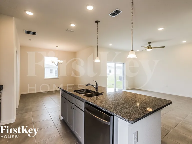 527 Crown Rose Dr — Photo 8