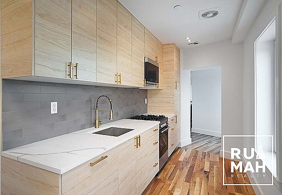 4th image of 1071 Fulton St #7E