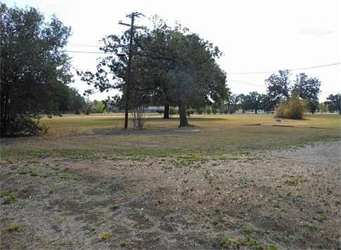 2nd image of 412 N McCoy Blvd