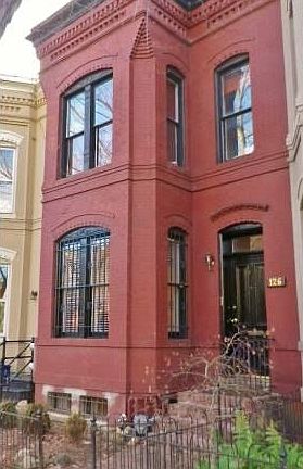 126 10th Street NE