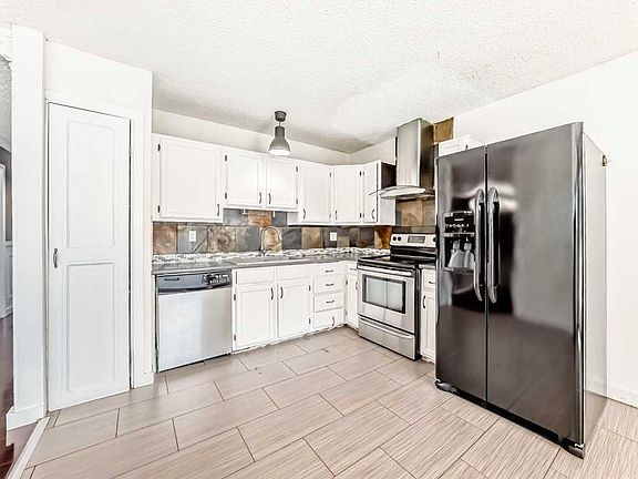 5th image of 4208 W 58th St NE
