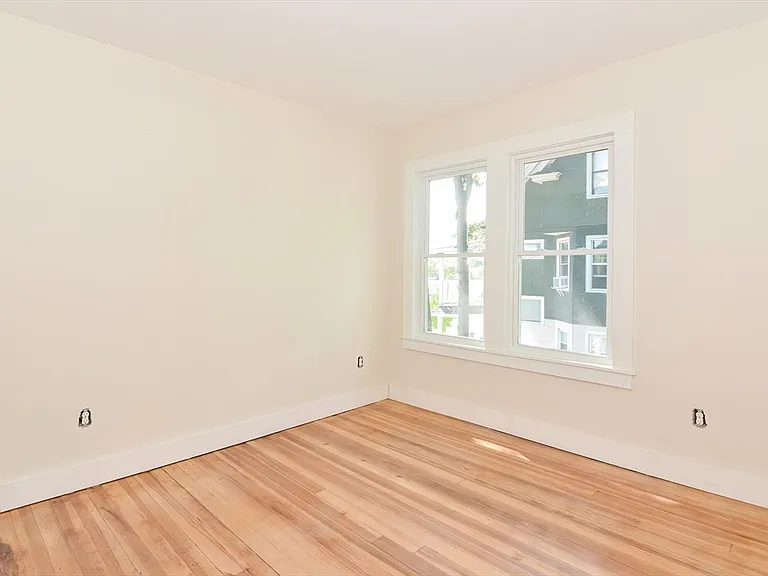 350 King St #1 — Photo 7