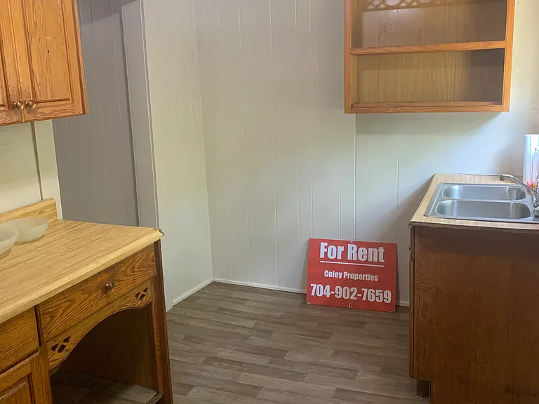 1203 Alexander St — Photo 25