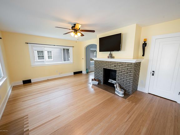 5th image of 1517 W Hillsdale St