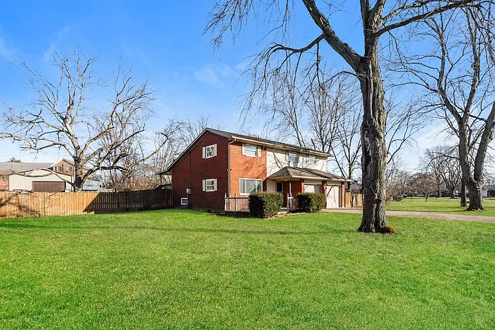 Building Photo - 8630 Meadowlark Dr