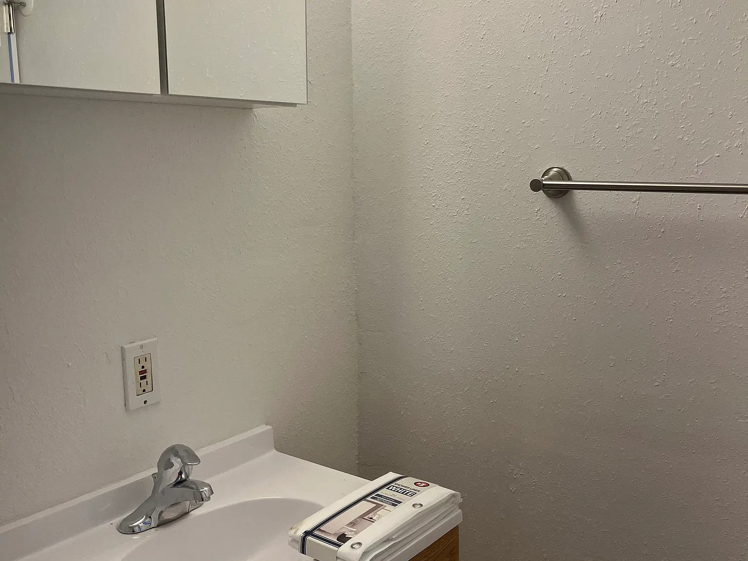 3 bed, 865 sqft, $1,200 — Photo 4