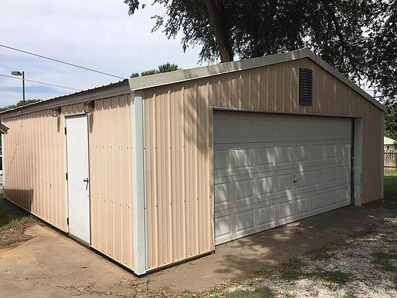 4th image of 204 W Kansas Ave