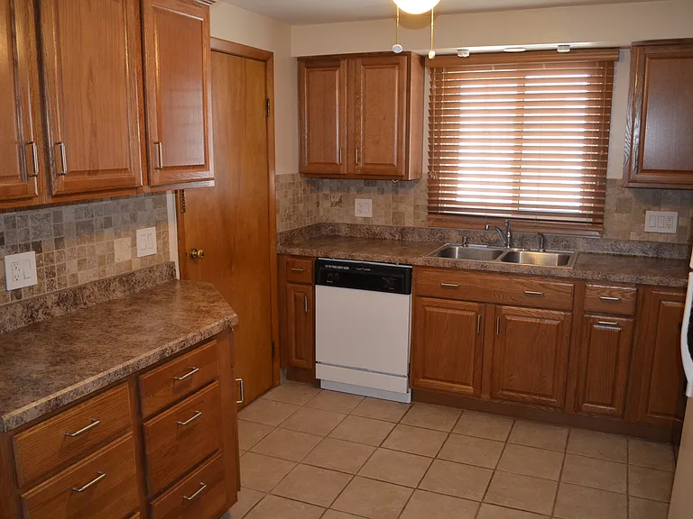 147 Edgewood Ave — Photo 10