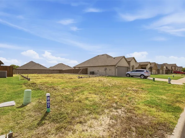 807 Moseley Ln, Greenville, TX 75402