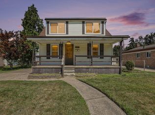 21915 Ridgeway St, Saint Clair Shores, MI 48080