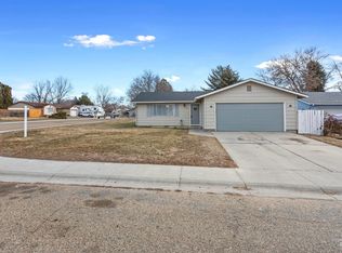62 N Hawthorne Ct, Nampa, ID 83651
