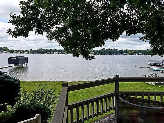 3rd image of 7055 Wildermere Dr NE