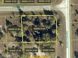 948 Panda Dr, Lehigh Acres, FL 33974