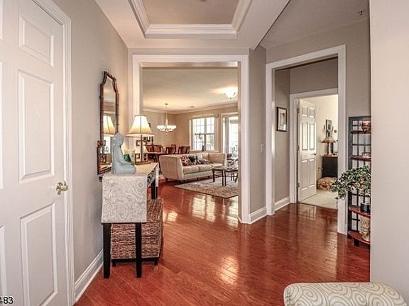 5th image of 2102 Enclave Cir #2102