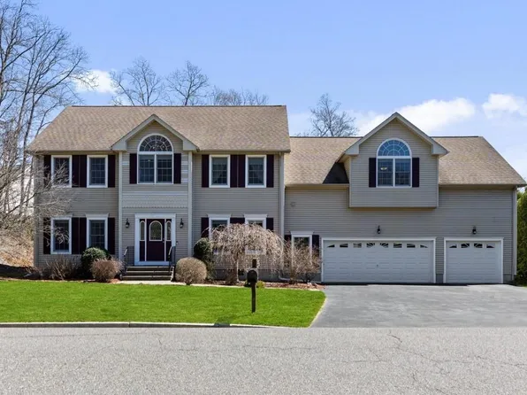8 Logan Dr, Lincoln, RI 02865
