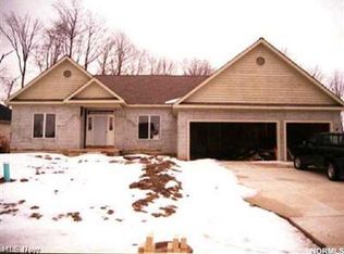 Aberdeen Ln, Solon, OH 44139