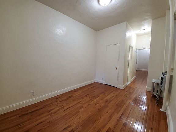 5th image of 319 W 13th St #B3