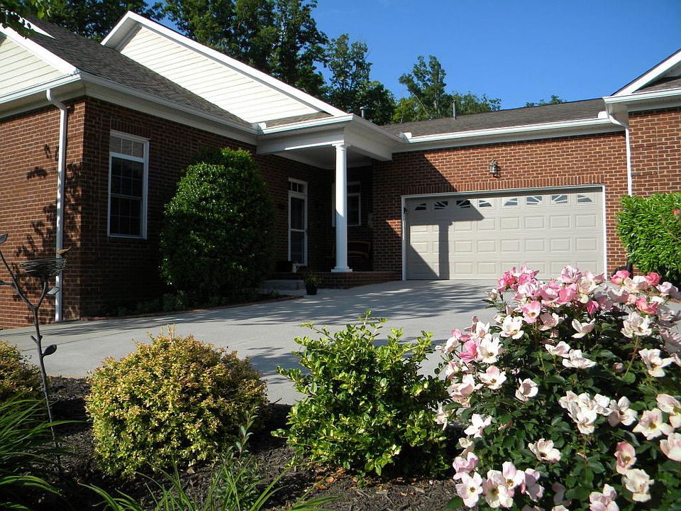 1st image of 1984 Mountain Dr
