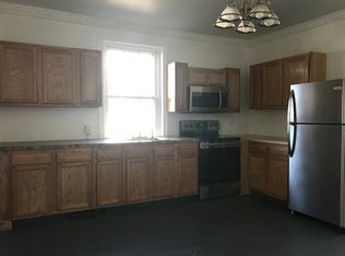 118 S 2nd St, Womelsdorf, PA 19567