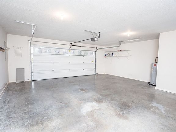 4th image of 119 Fern Dr SE