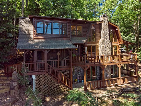 Spectacular log cabin.