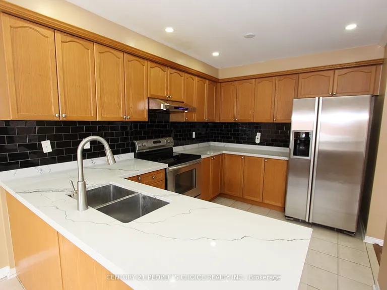 14 Thornbush Blvd — Photo 7
