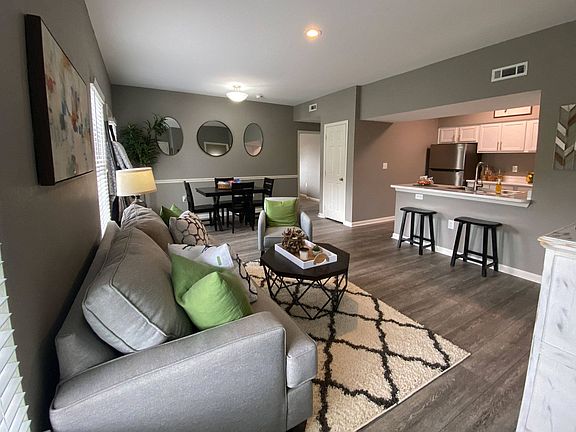 Harbin Pointe Living and Dining Room