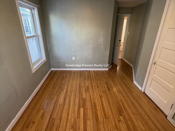 4th image of 12 Quincy St #2
