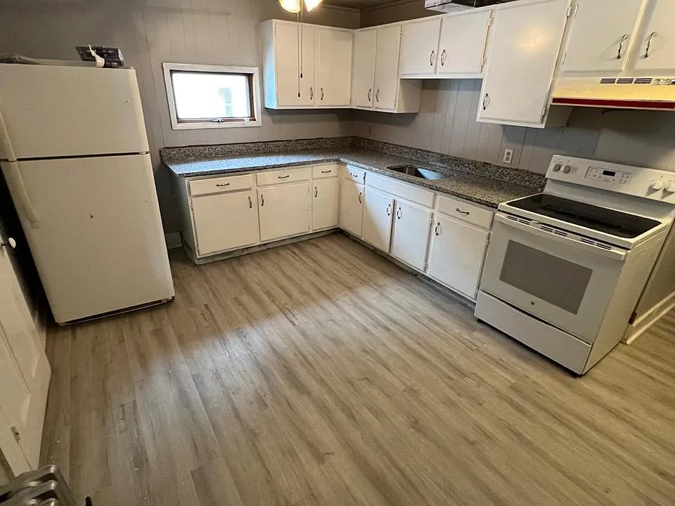 39 Cottage St #39