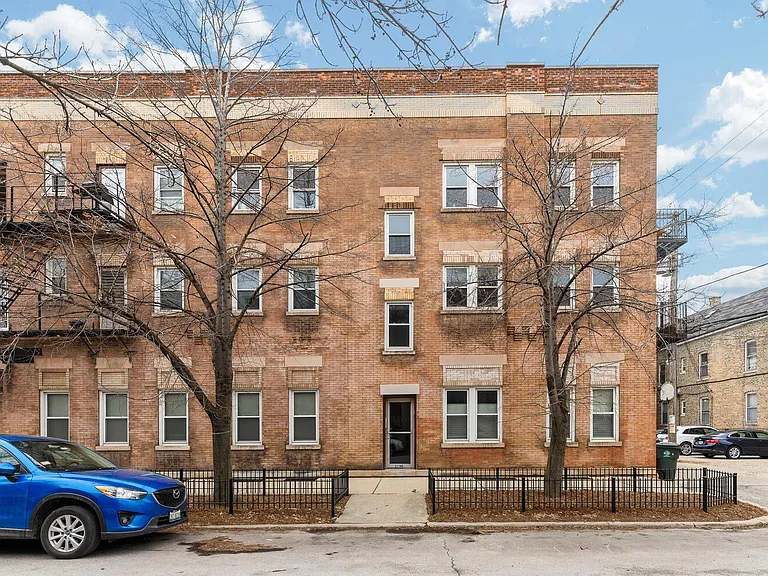 2150 W Shakespeare Ave #2R — Photo 1