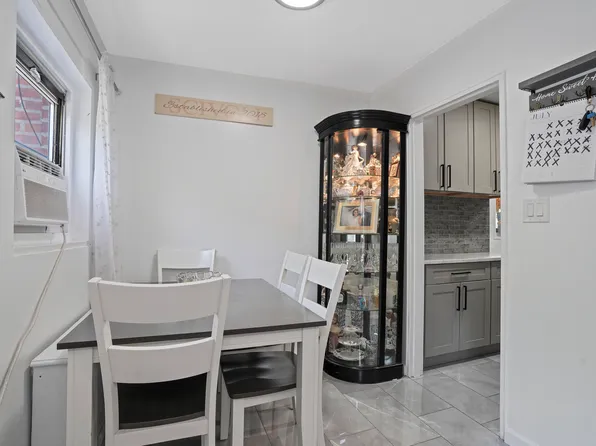 1001 Shore Parkway image 8 of 19