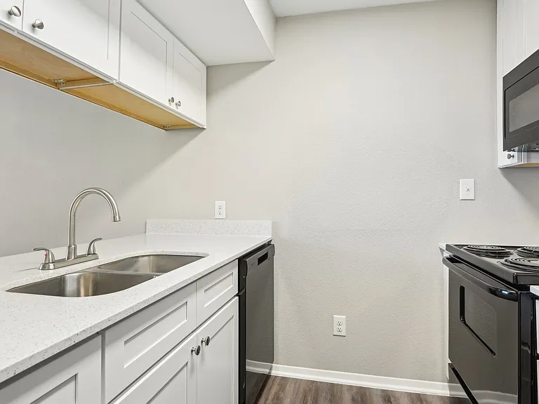 Abbey Glenn Apartments — Photo 81