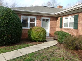 1405 Holly Rd #B, Charlottesville, VA 22901