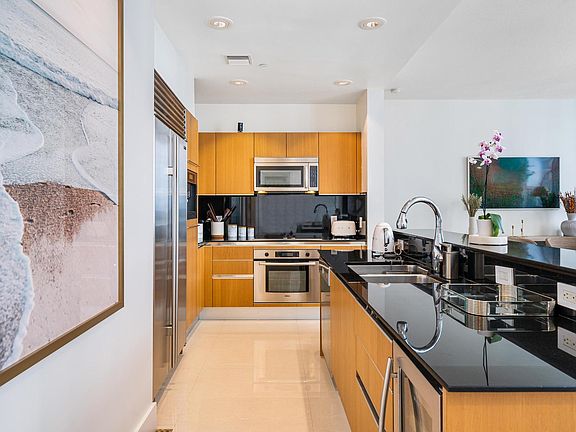 3rd image of 1050 Brickell Ave APT 3402