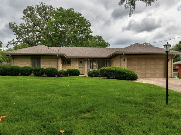 2105 74th St, Windsor Heights, IA 50324
