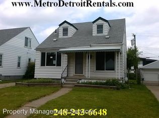 8271 Coolidge Ave, Center Line, MI 48015