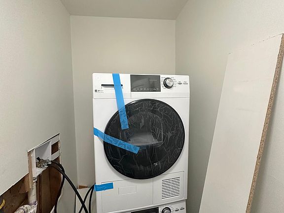 3rd image of 550 Washington Ave #6