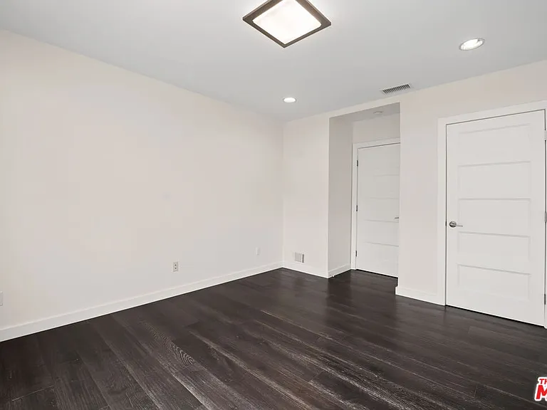 175 Barlock Ave — Photo 24