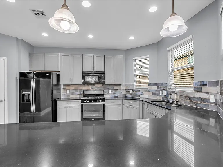 2707 Volute Ct — Photo 13