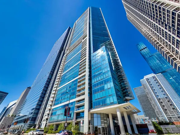 340 E Randolph St APT 4105, Chicago, IL 60601