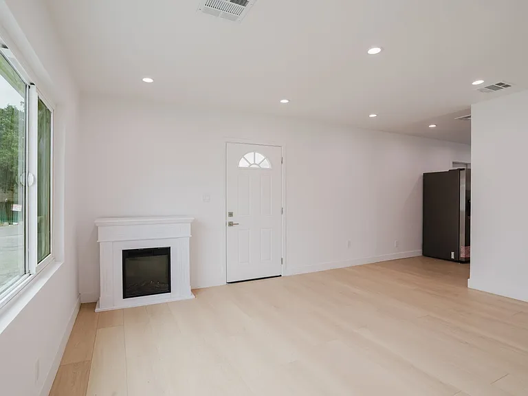 7730 Wyngate St — Photo 10