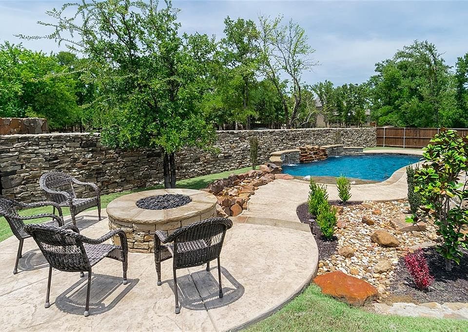 1st image of 11058 Longleaf Ln