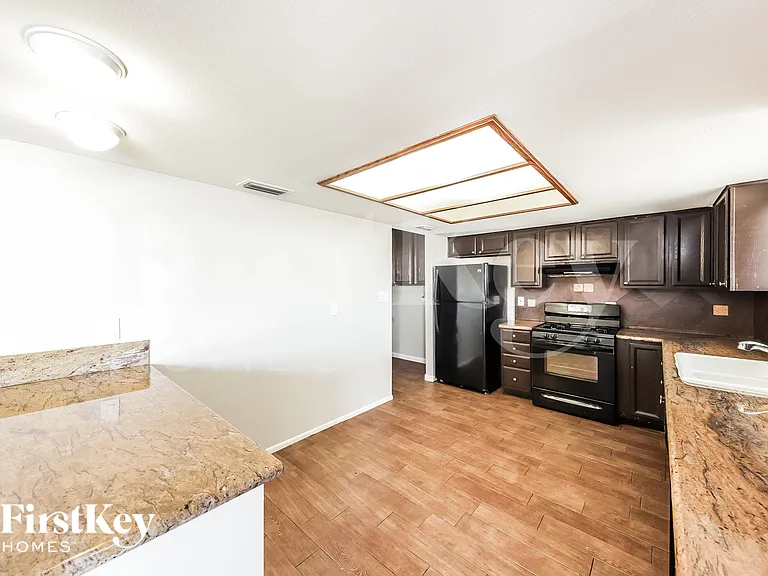 3636 W Beryl Ave — Photo 6