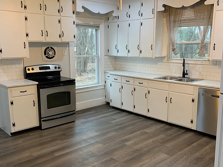 126 Pinney St #130 — Photo 1