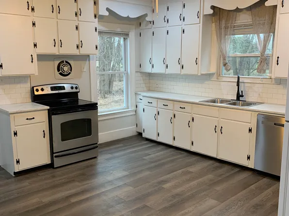 126 Pinney St #130, Ellington, CT 06029