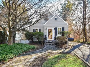 33 Ransom Ave, Sea Cliff, NY 11579