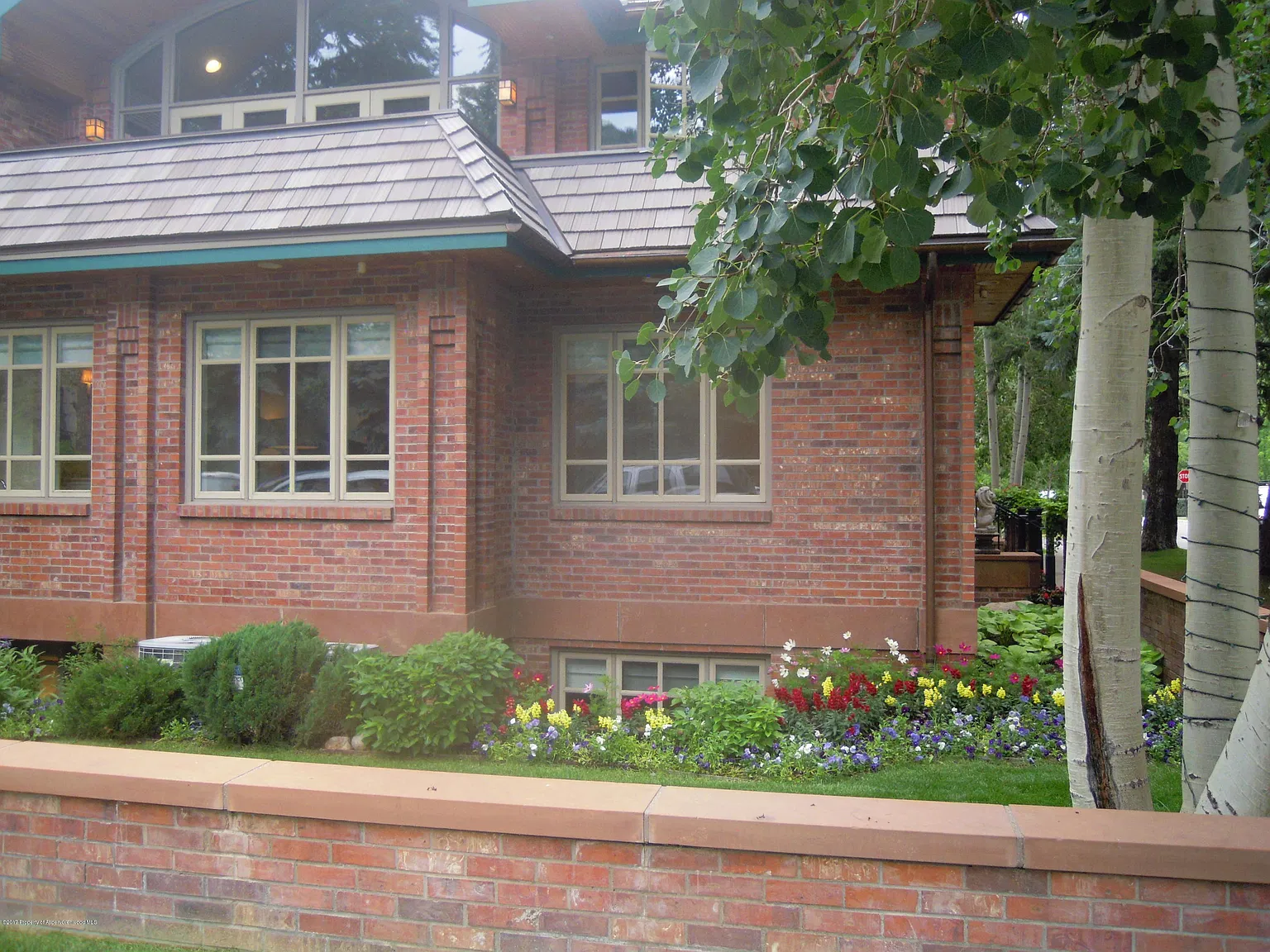 4 bed, 4.5 bath, 4120 sqft, $95,000 — Photo 4